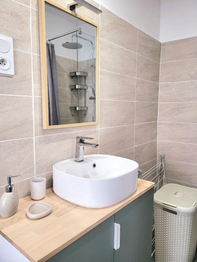 Chez Melanie Et Rodolphe Apartment Ла Сиота Екстериор снимка