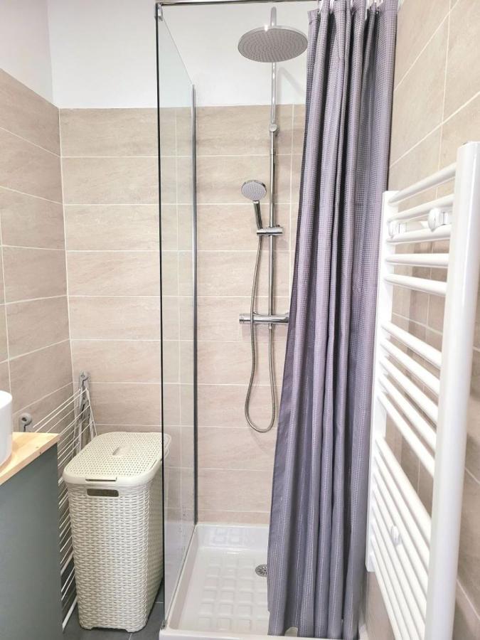 Chez Melanie Et Rodolphe Apartment Ла Сиота Екстериор снимка