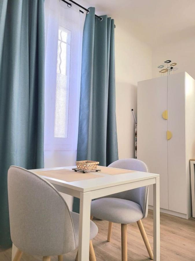 Chez Melanie Et Rodolphe Apartment Ла Сиота Екстериор снимка