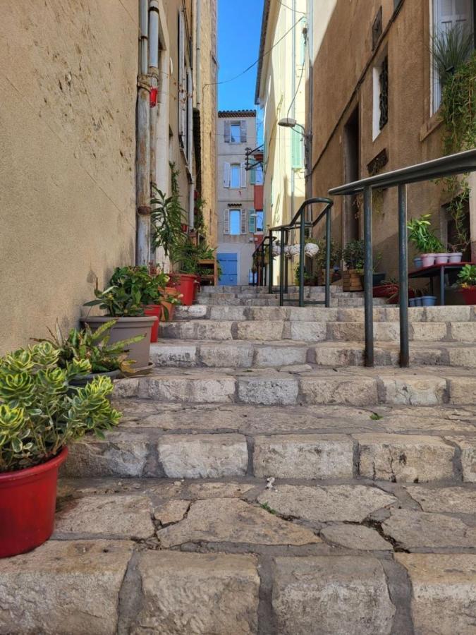 Chez Melanie Et Rodolphe Apartment Ла Сиота Екстериор снимка