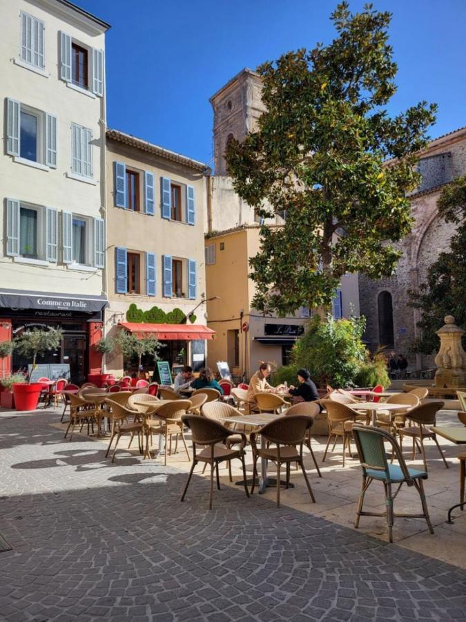 Chez Melanie Et Rodolphe Apartment Ла Сиота Екстериор снимка